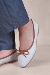 DAWN BALLERINA FLATS WITH FRONT BOW DETAIL IN WHITE WOVEN