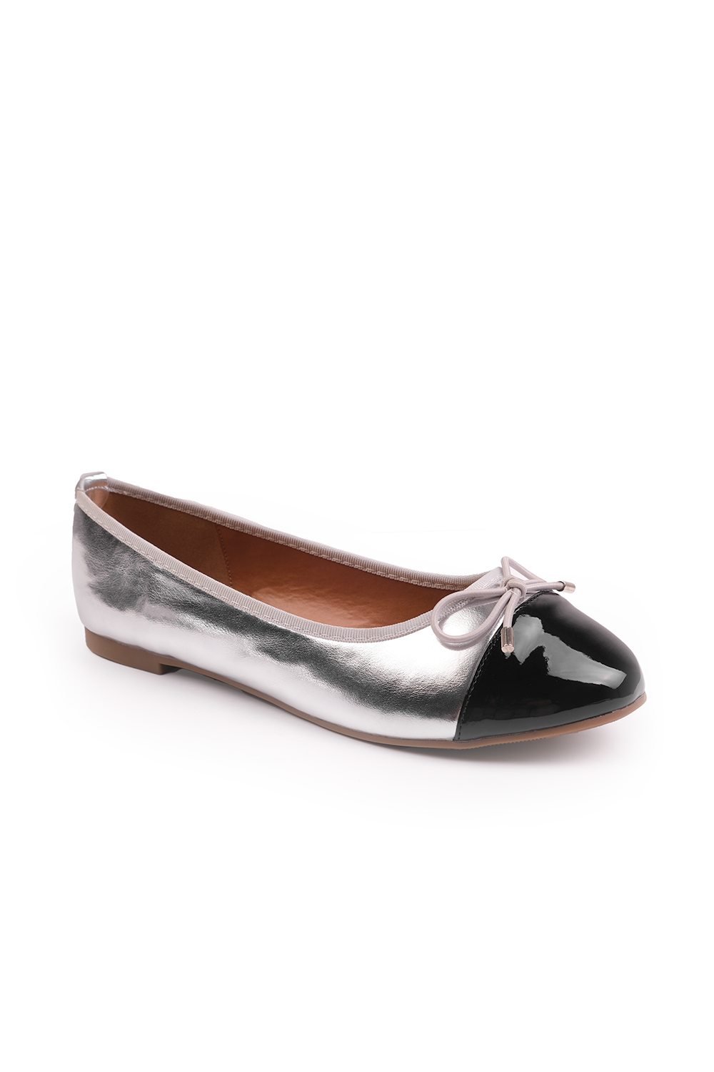 JANICE EXTRA WIDE BALLERINA FLATS WITH FRONT BOW DETAIL IN SILVER METALLIC