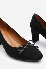 Loriva Wide Fit Block Heel Round Toe Court Shoes with Bow Detail In Black Suede