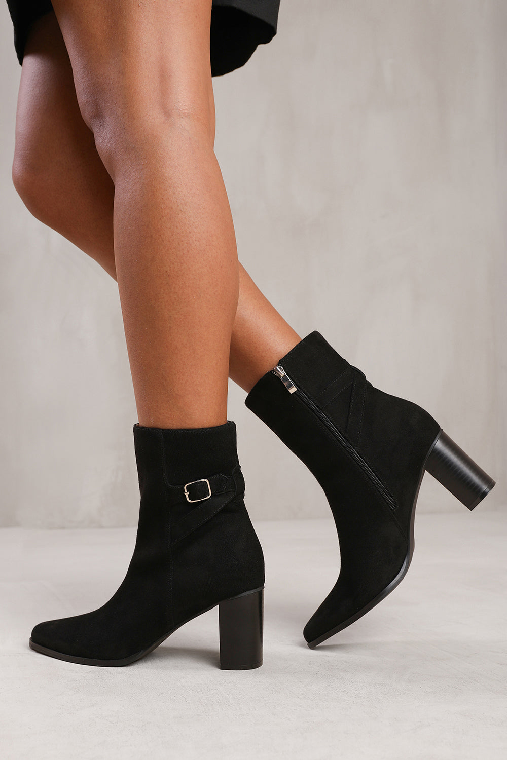 WINTER WIDE FIT BLOCK HEEL BOOT WITH BUCKLE DETAIL IN BLACK SUEDE