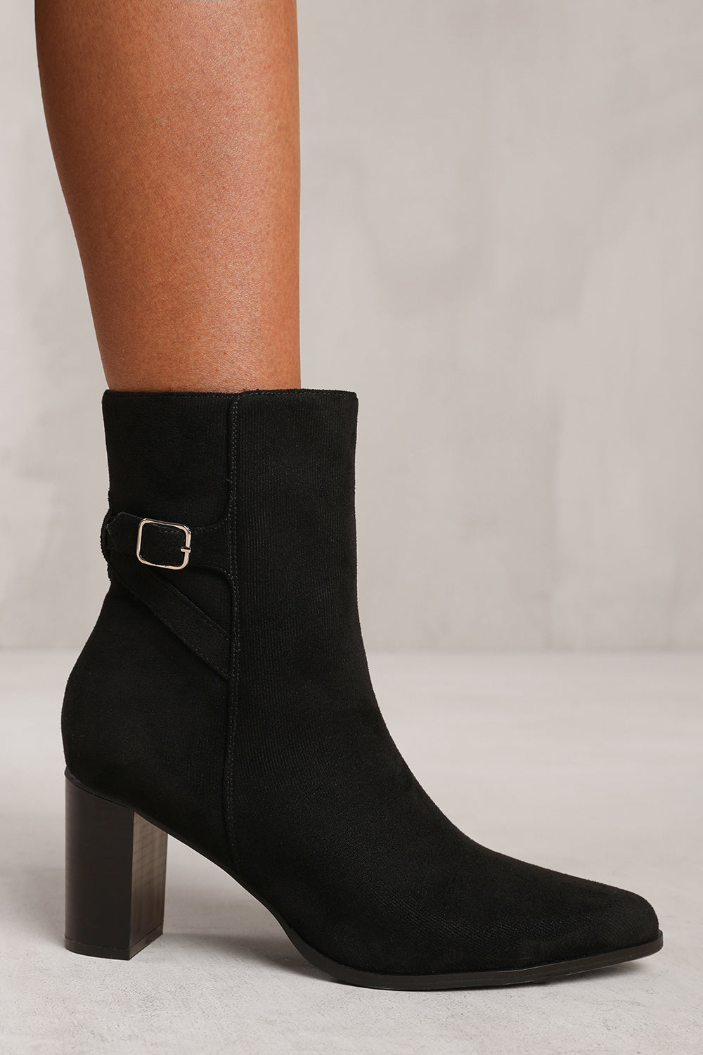 WINTER WIDE FIT BLOCK HEEL BOOT WITH BUCKLE DETAIL IN BLACK SUEDE