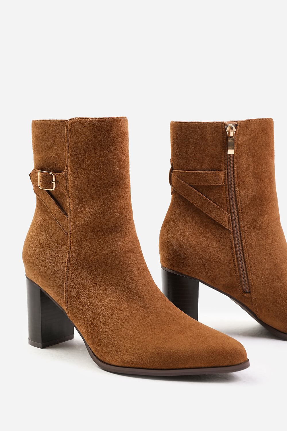 WINTER BLOCK HEEL BOOT WITH BUCKLE DETAIL IN COGNAC SUEDE