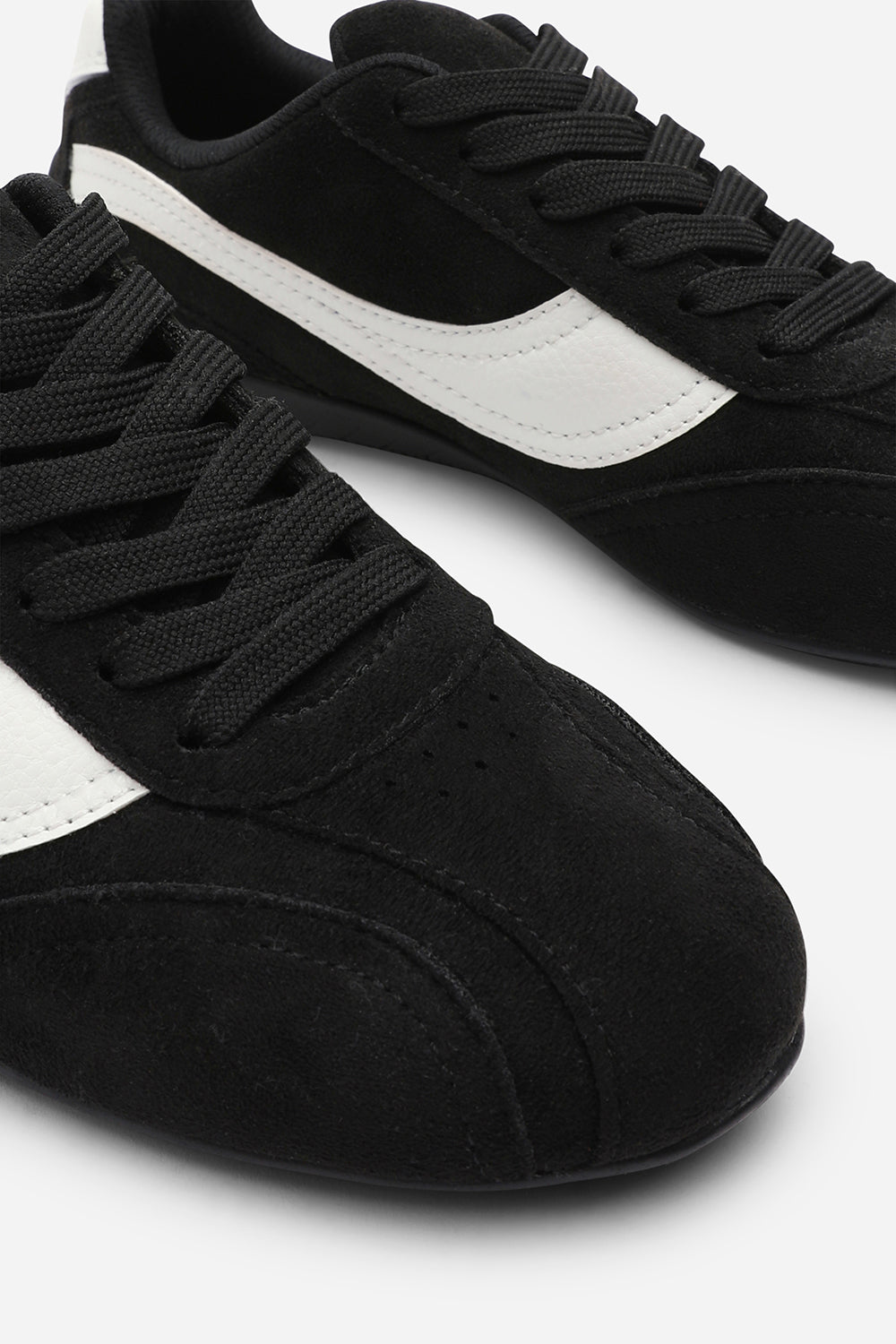 Ulani Black Low-Top Lace up trainer with Contrast White Side Stripe