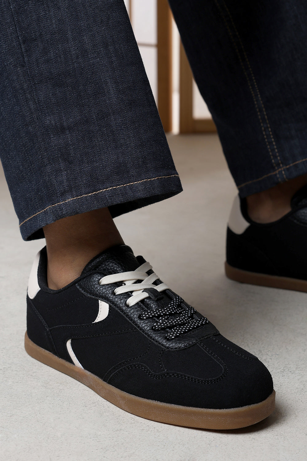 Anaiah Low Profile Side Panel Detailed Trainer