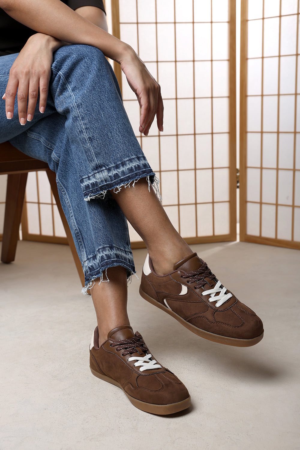 Anaiah Low Profile Side Panel Detailed Trainer