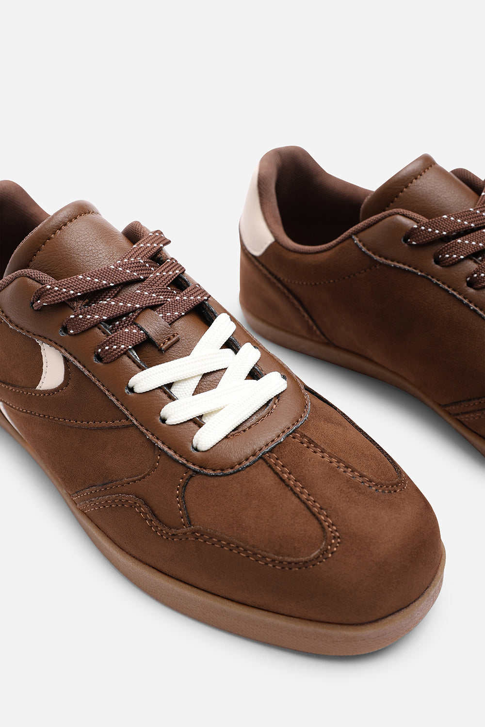 Anaiah Low Profile Side Panel Detailed Trainer