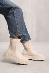 MINNIE ANKLE BOOT WITH FAUX FUR LINING AND CHUNKY SOLES IN CREAM