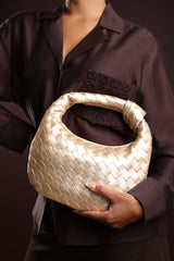 Aura Classic Woven Hobo Bag In Gold