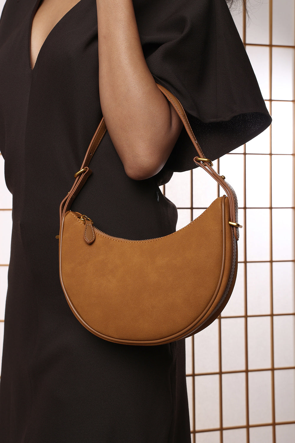 Pebble Modern Half Moon Shoulder Bag In Cognac