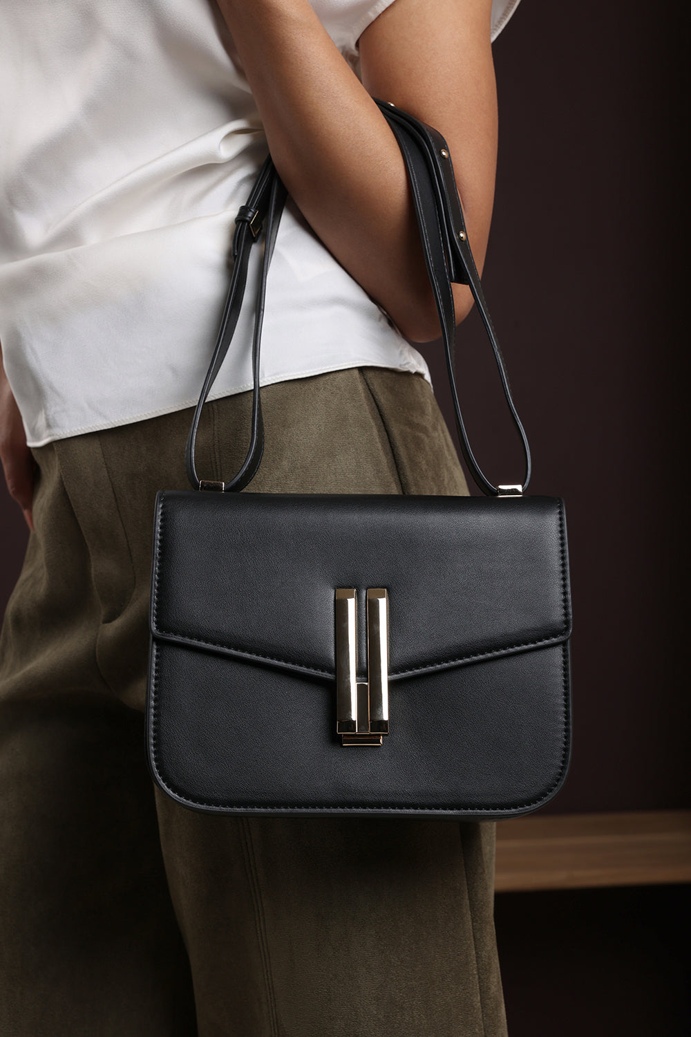 Delrio Gold Clasp Cross Body Tofu Bag In Black