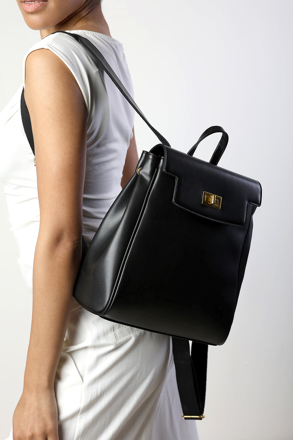 Yusra Raffia Shoulder Bag with Contrast Front Pocket