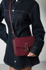 Gelora Cross Body Bag With Clasp Detail