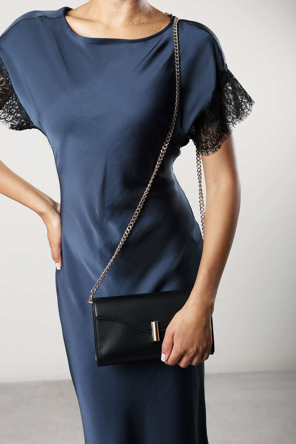 Larelle Leather Cross Body Chain Clutch Bag With Gold Clasp