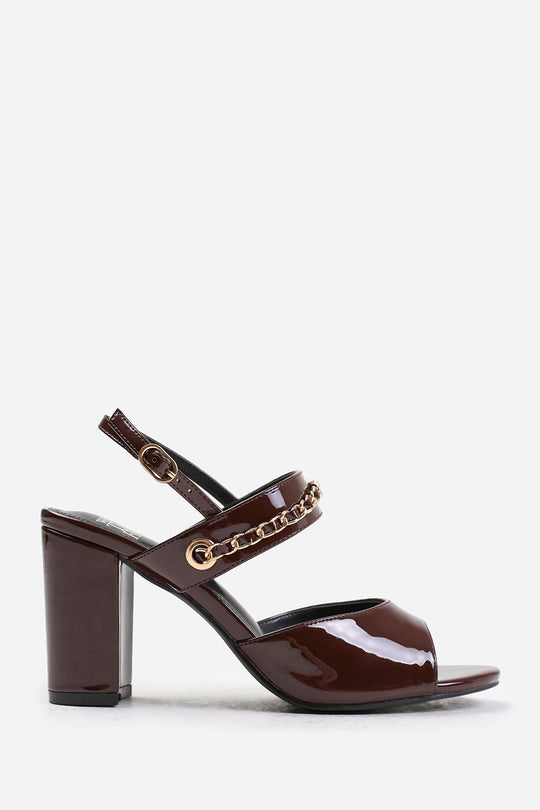 JOELLA WIDE FIT MID BLOCK HEELS WITH CHAIN DETAILING IN OXBLOOD PATENT