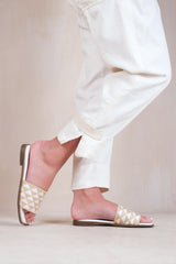 SYCAMORE FLAT SANDALS WITH TEXTURED SINGLE BAND IN NUDE FAUX LEATHER