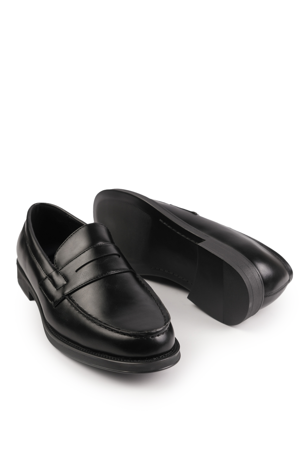 JAMES SLIP ON LOAFERS IN BLACK