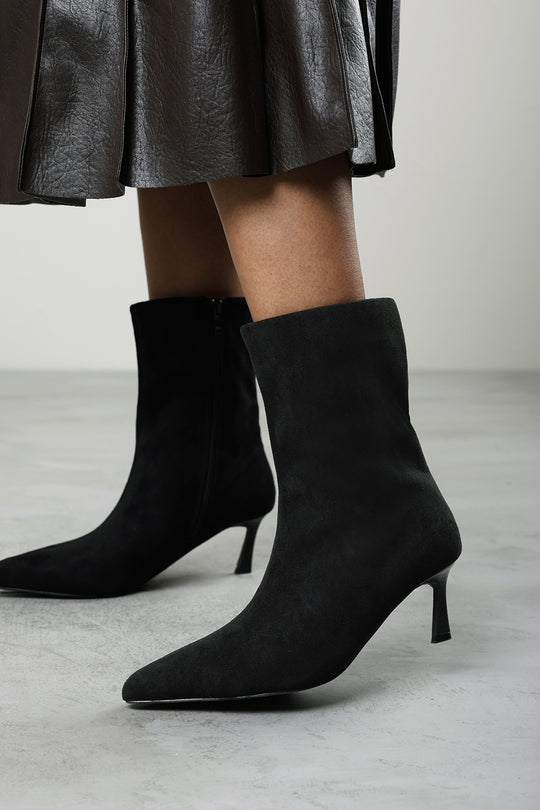Invara Black Heeled Pointed Toe Ankle Boots