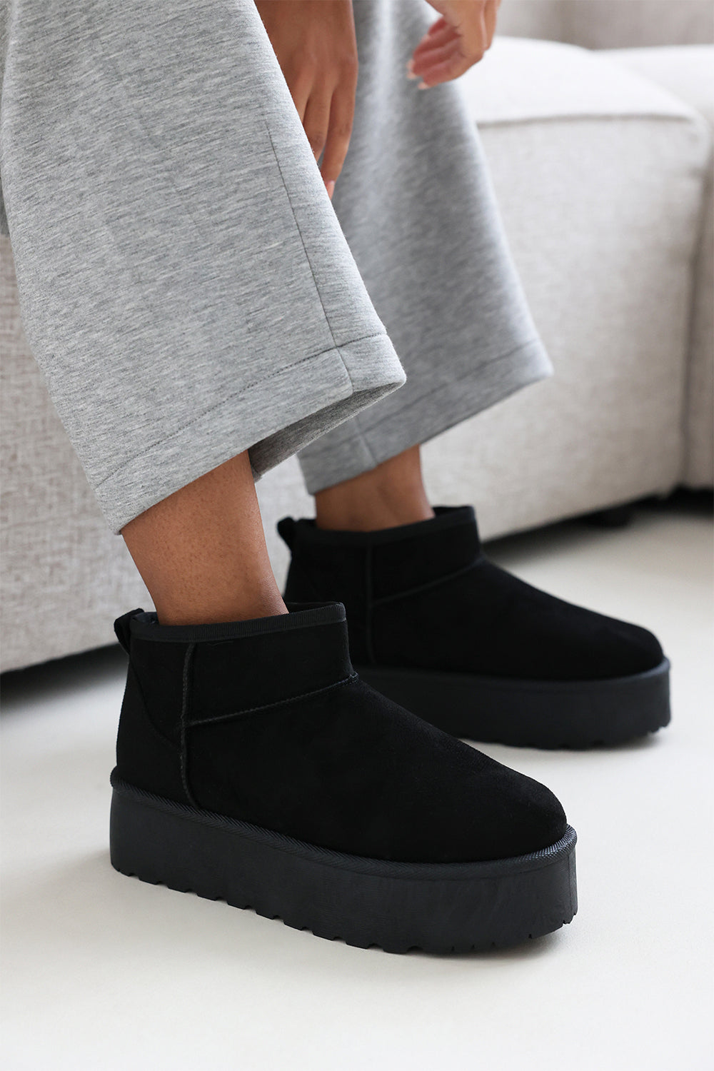 Dione Black Platform Fur Lining Ankle Boots