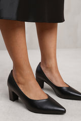 SERENA BLOCK HEEL WITH POINTED TOE IN BLACK FAUX LEATHER