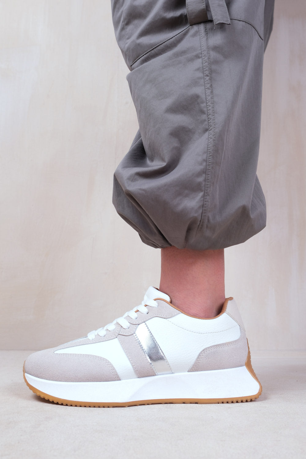 PULSE RUNNER SNEAKERS TRAINERS IN WHITE FAUX LEATHER