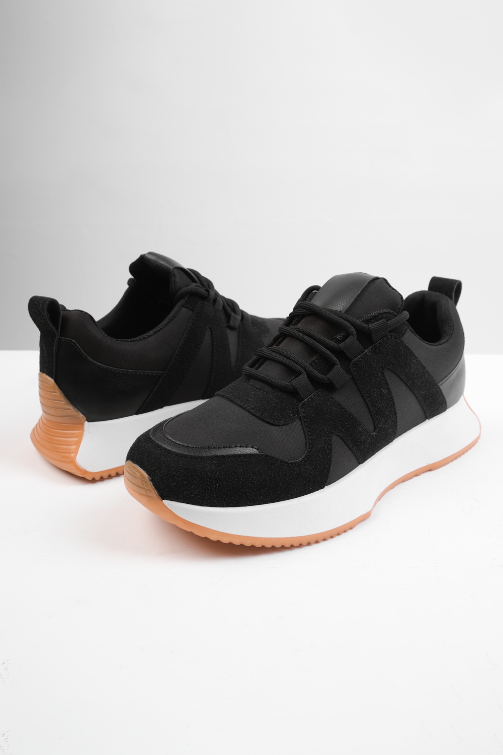 MOMENTUM RUNNER SNEAKER TRAINERS WITH SUEDE DETAIL IN BLACK FAUX LEATHER