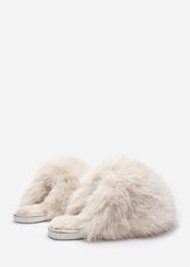 Qirexa Extreme Fluffy Oversized Faux Fur Slippers