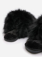 Qirexa Extreme Fluffy Oversized Faux Fur Slippers