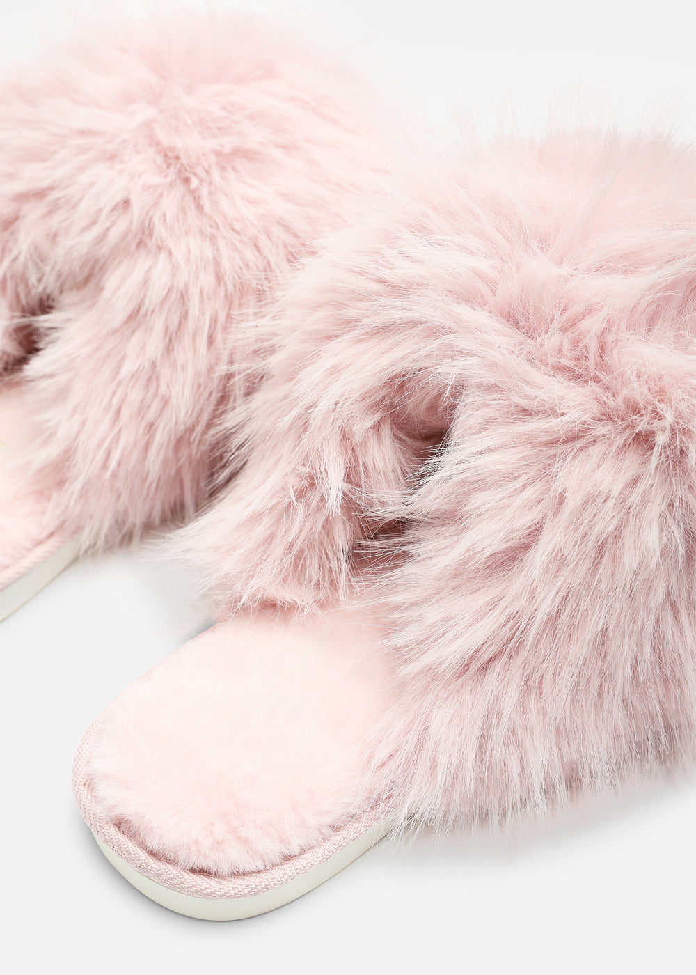 Qirexa Extreme Fluffy Oversized Faux Fur Slippers