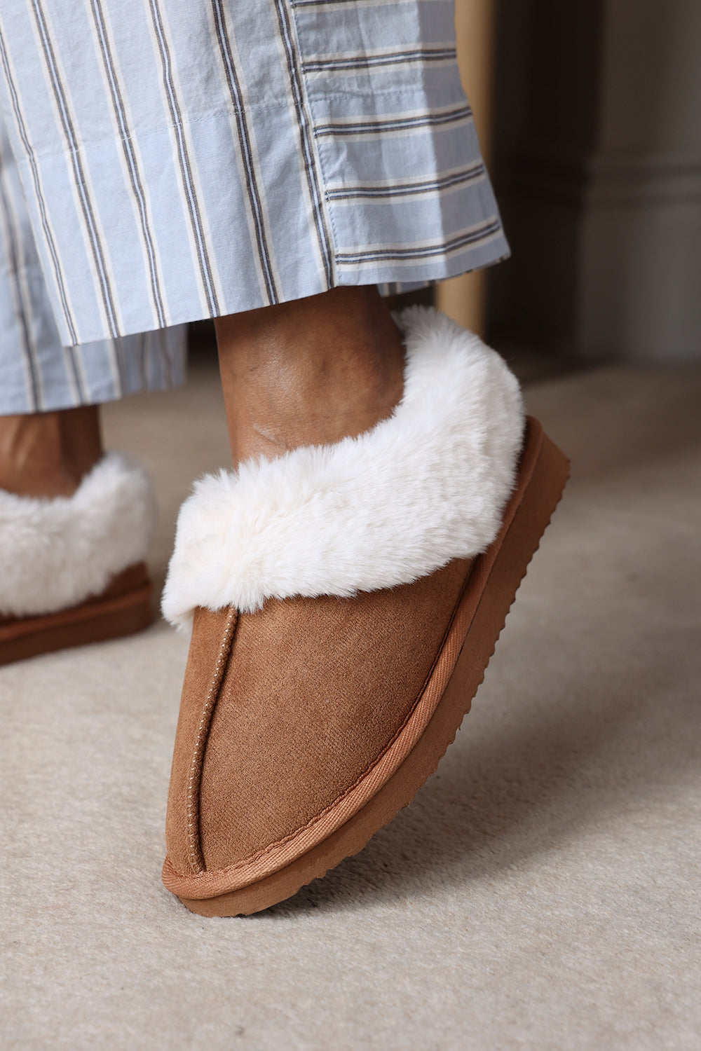Qelora Faux Suede Mule Slippers With Faux Fur Collar Trim
