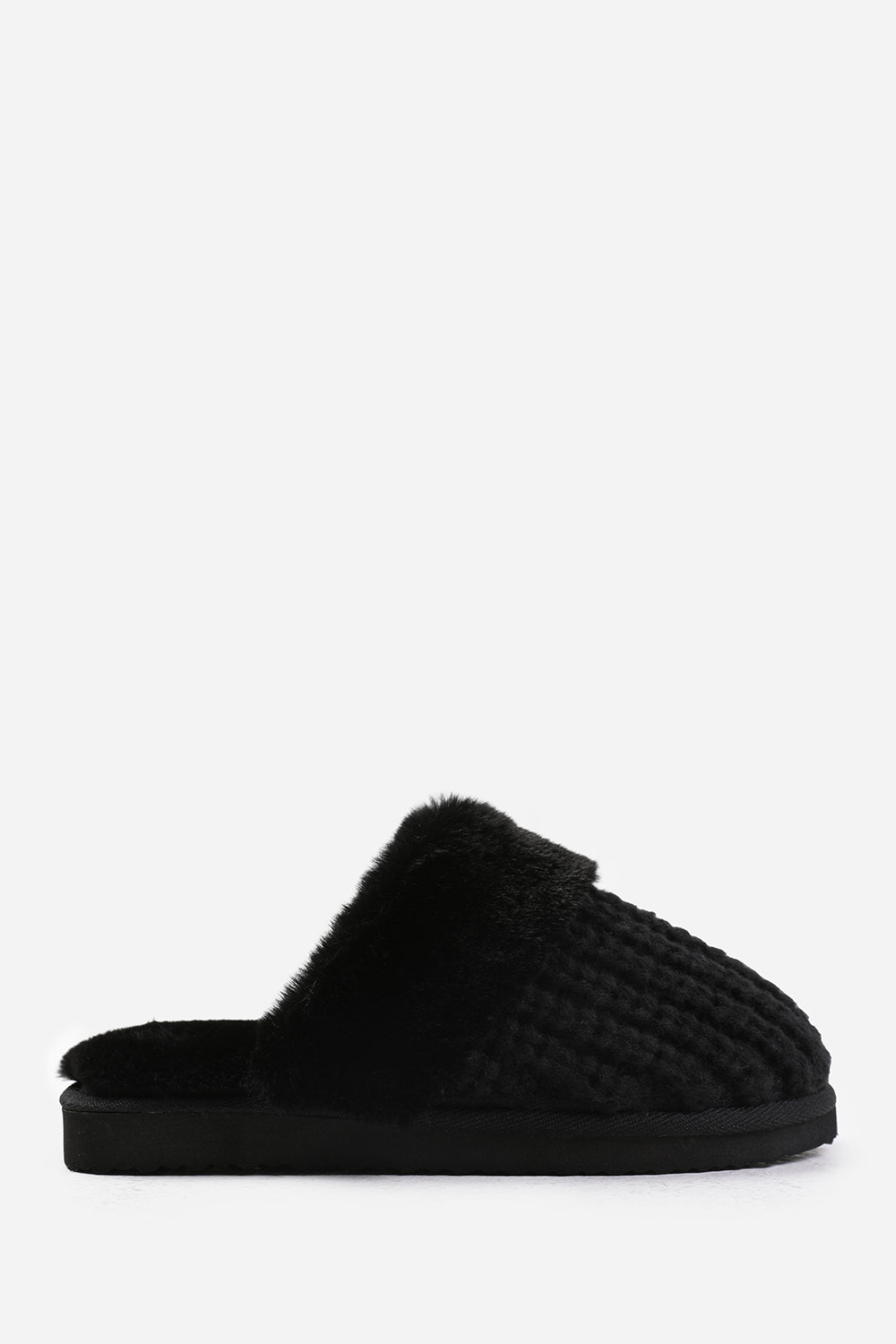 COMFORT SLIP ON KNITTED SLIPPERS WITH FUR TRIM IN BLACK YARN