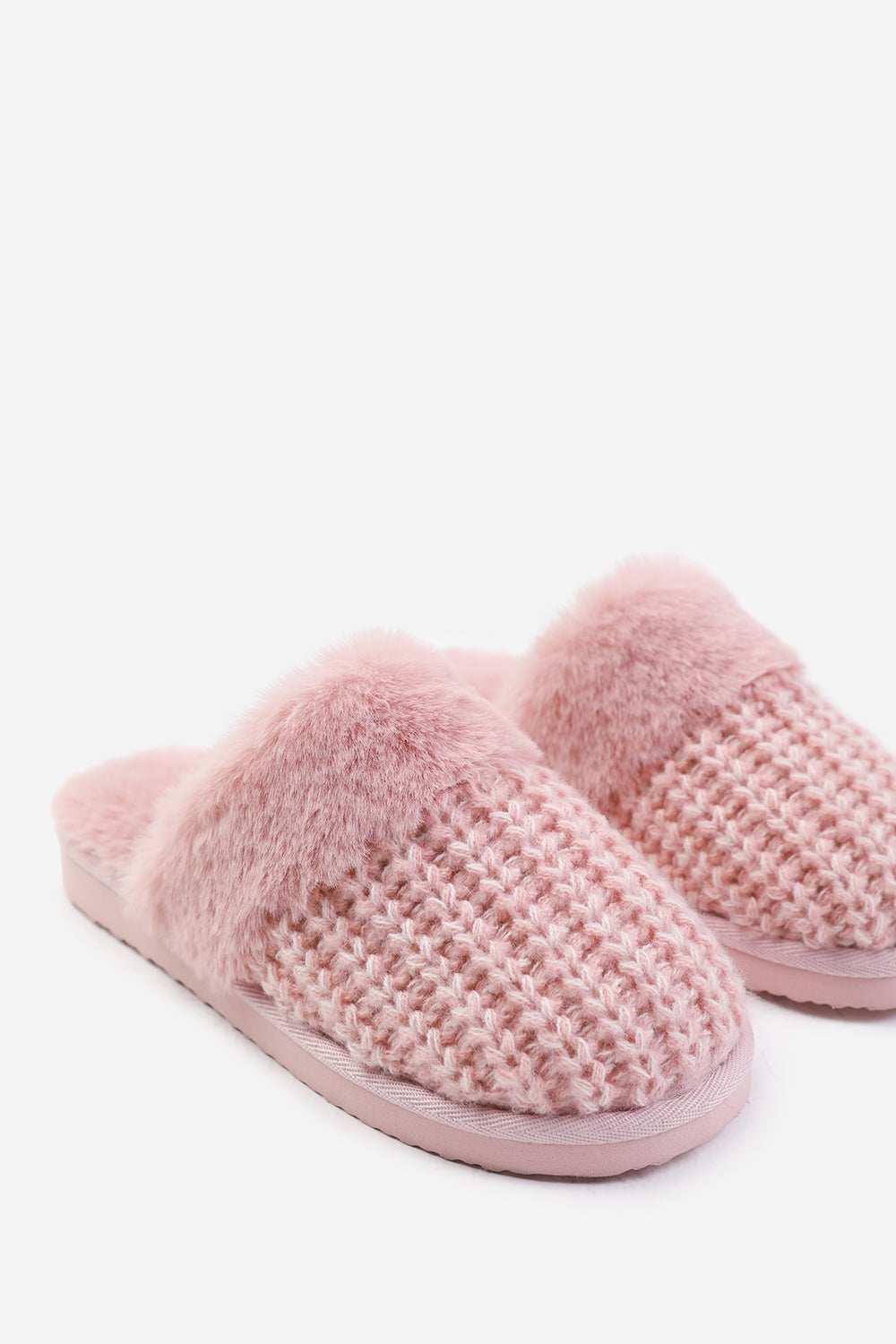 COMFORT SLIP ON KNITTED SLIPPERS WITH FUR TRIM IN LIGHT PINK YARN