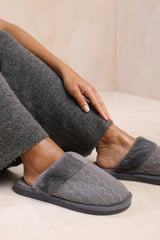 CUDDLE KNITTED FUR TRIM SLIPPERS IN GREY