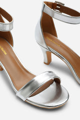MADRID MID BLOCK HEEL WITH ANKLE STRAP IN SILVER METALLIC PU