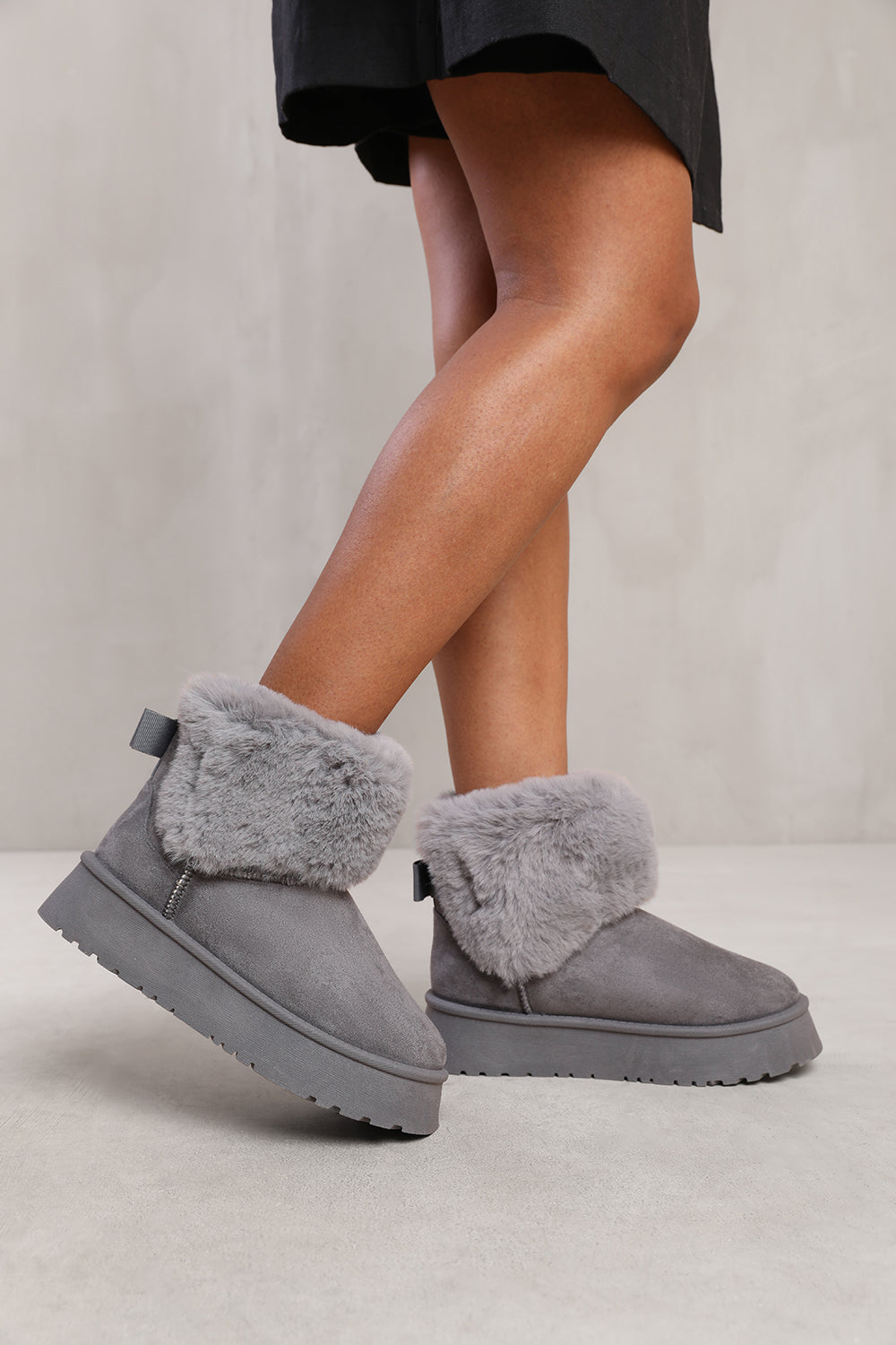 CLARA ANKLE SLIPPER BOOT WITH FAUX FUR LINING AND TRIM IN GREY