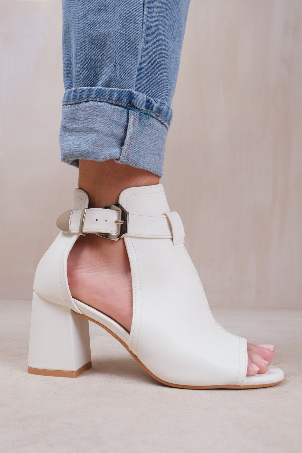 LISA BLOCK HEEL WITH SIDE BUCKLE AND OPEN TOE FRONT IN WHITE FAUX LEATHER