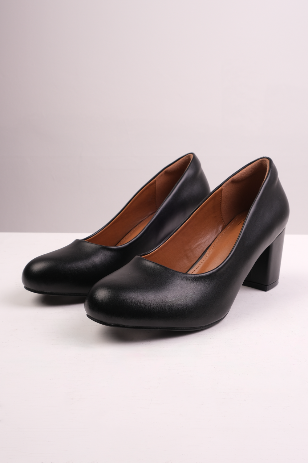 MELROSE EXTRA WIDE FIT MID BLOCK HEEL COURT SHOES IN BLACK FAUX LEATHER