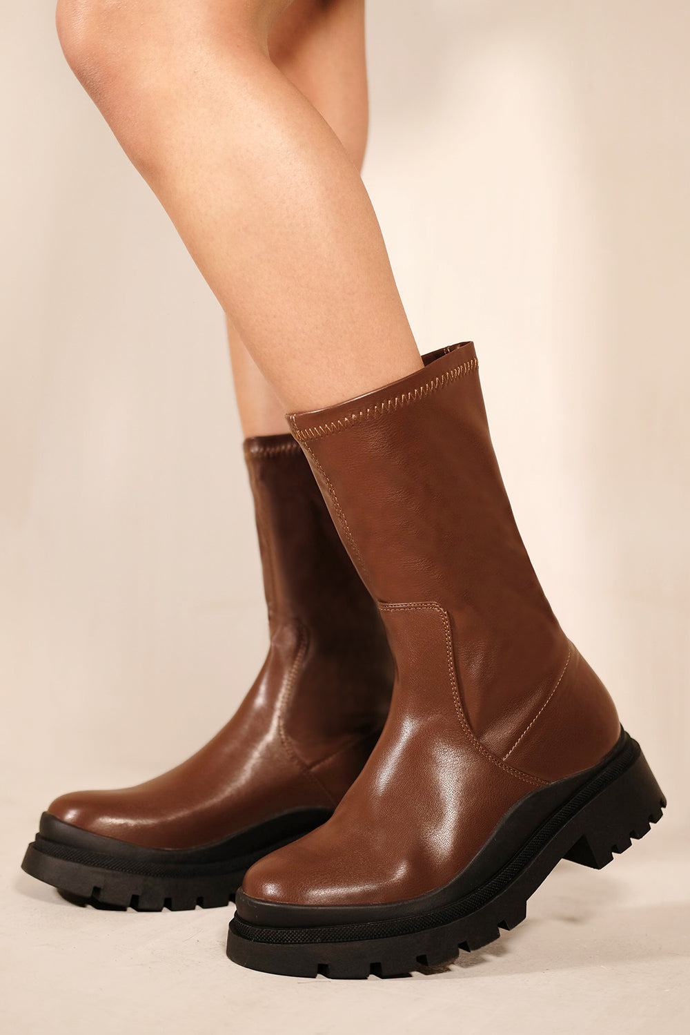 HOLLIE PU ANKLE BOOT WITH CHUNKY HEEL IN CHOCOLATE BROWN FAUX LEATHER